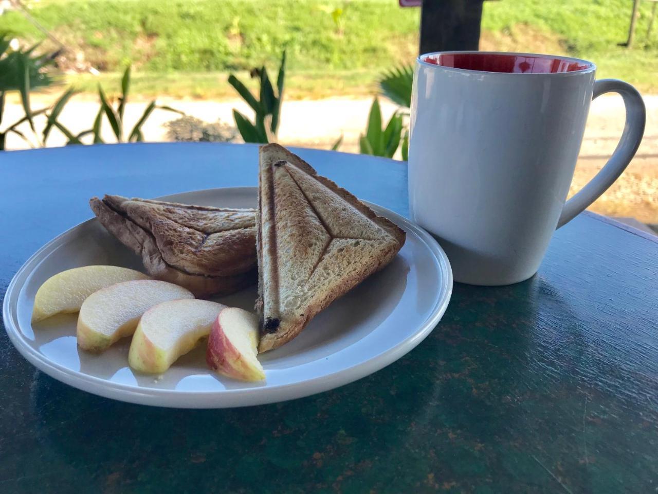 مبيت وإفطار بانتايْ تْشينانغ Indiana Cafe & Dorm المظهر الخارجي الصورة